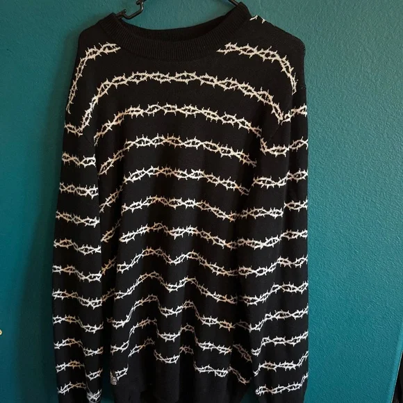 Lurking class Barbed wire knitted sweatshirt - Picture 1 of 1